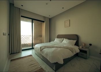 شقة غرفتين نوم و سينما وبلكونه