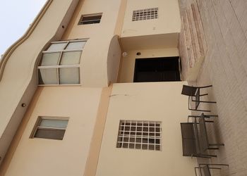 دور أرضي بمجلس وغرفتين نوم 