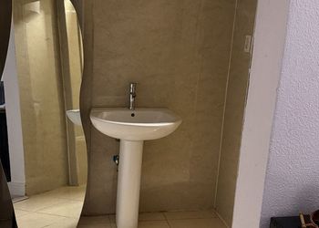 استديو هادئ بسرير ماستر