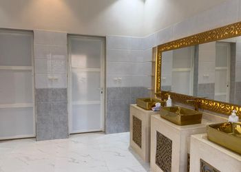 شاليه بمسطح اخضر وجلسة خارجية