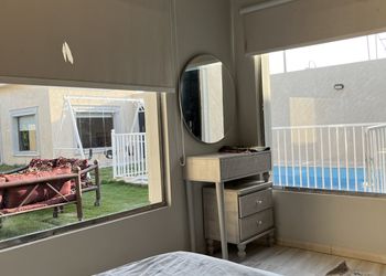 شاليه بألعاب أطفال و مسبح
