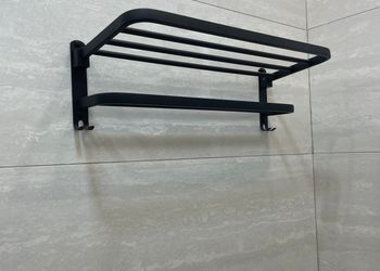 استديو بسرير ماستر وأثاث مريح 