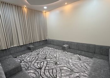 شاليه بمسطح اخضر ومسبح 
