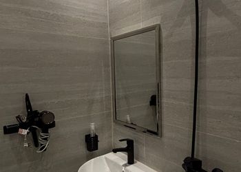 استديو هادئ بسرير ماستر