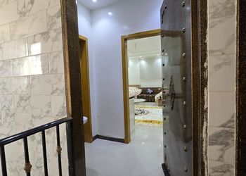 استديو بسريرين مفردة و أثاث مريح