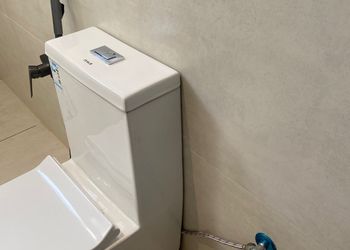شقة بغرفة جلوس وغرفتين نوم 
