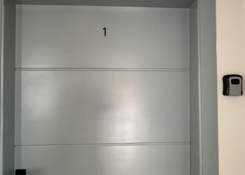 استديو هادئ بسرير ماستر