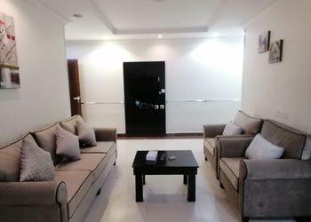شقة بصالة وغرفتين نوم 