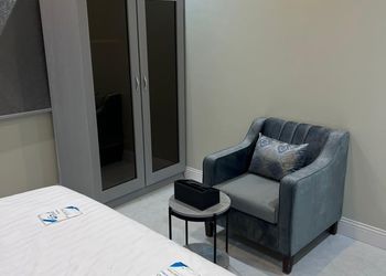 استديو بسرير ماستر وأثاث مريح 