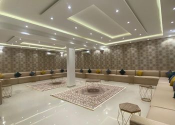 استراحة بجلسة خارجية و مسطح اخضر