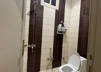 استديو بسرير ماستر وأثاث مريح 