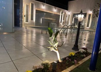 شاليه بألعاب أطفال ومسبح