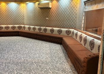 استراحة بمسبح خارجي وجلسة خارجية