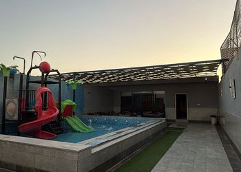 شاليه بمجلس ومسبح خارجي 