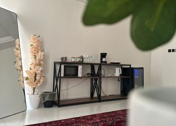 شقه بغرفة نوم وصالتيين جلوس