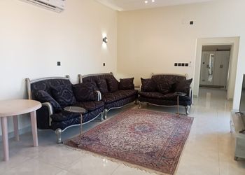 شاليه بثلاث غرف نوم وفناء خارجي 
