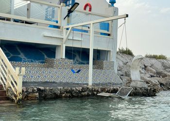 شاليه باطلاله على البحر