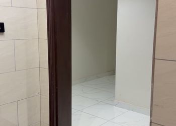 استديو بأثاث مريح وبسيط 