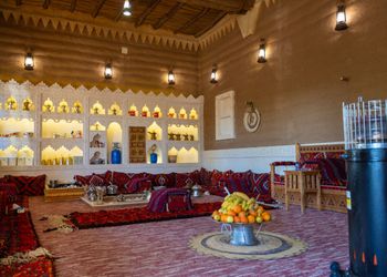 مزرعة بمناظر خلابة وجلسة خارجية 