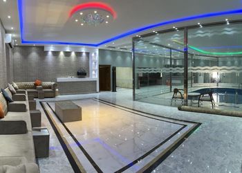 استراحة بألعاب أطفال ومسبح
