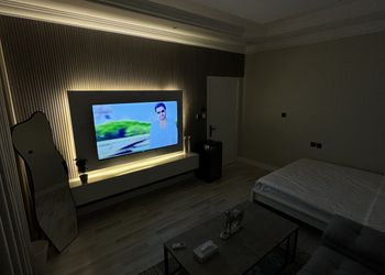 استديو بسرير ماستر وجلسة جانبية 