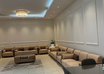 شاليه بألعاب مائية ومسطح اخضر