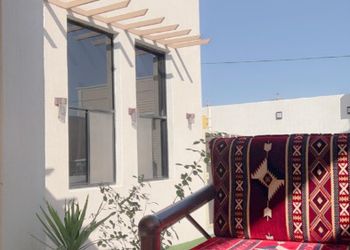 شاليه بمسبح وجلسة خارجية