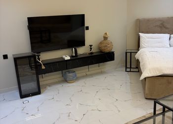 استديو بسرير ماستر