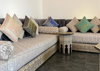 شاليه بمسطح اخضر واضاءة
