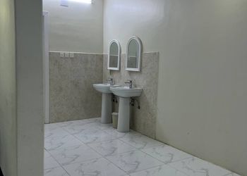 شاليه بألعاب مائية ومسطح اخضر