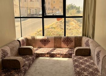 فيلا بواجهه زجاجيه ومجلس كبير