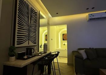 شقة بغرفة معيشة وغرفة نوم 