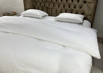 استديو بسرير ماستر وجلسة جانبية 