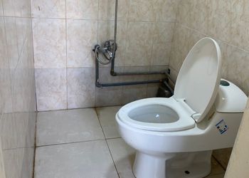 شالية بجلسة خارجية و مسبح خارجي