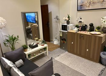 استديو انيق بجلسه جانبيه ودخول ذاتي 