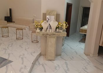 شاليه بمجلس واسع وفناء خارجي 