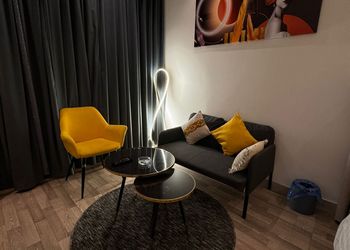 استديو هادئ بدخول ذاتي 