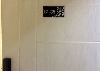استديو بأثاث مريح وبسيط 