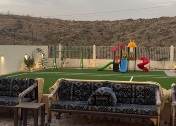 استراحة بجلسة وألعاب أطفال 