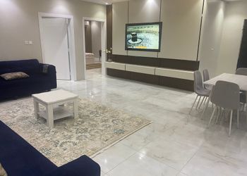 استراحة بجلسة خارجية ومسبح داخلي