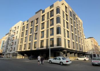 شقة بغرفة معيشة وغرفتين نوم 