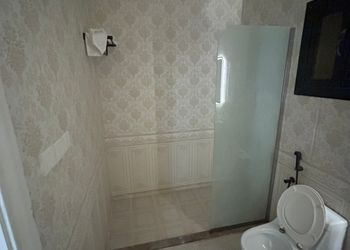 استديو بسرير ماستر وجلسة جانبية
