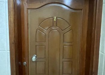 استديو بسرير ماستر وأثاث مريح 