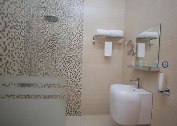 استديو بسرير ماستر 