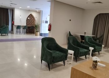 استديو بأثاث مريح وبسيط 