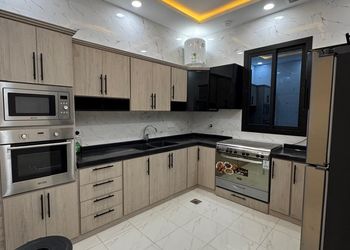 شقة بغرفة جلوس وغرفتين نوم 