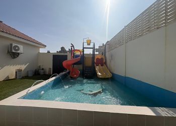 استراحة بمسبح خارجي 
