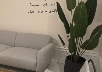 شقة بثلاث غرف نوم وصالة
