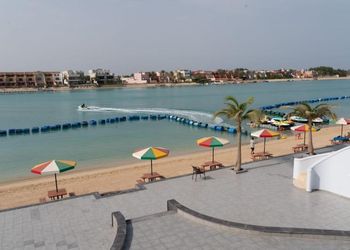 شاليه باطلاله على البحر
