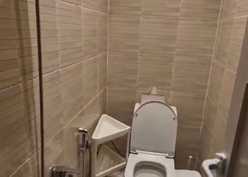 شاليه بألعاب مائية وجلسة خارجية